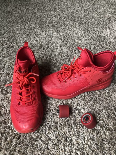 HEELYS Force triple red  Laced Low Top Skating Shoes - YOUTH Size 5