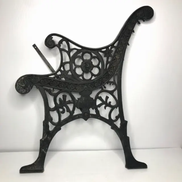 Cast Iron Bench End SINGLE SIDE Ornate Side Legs Lion Victorian Garden Park