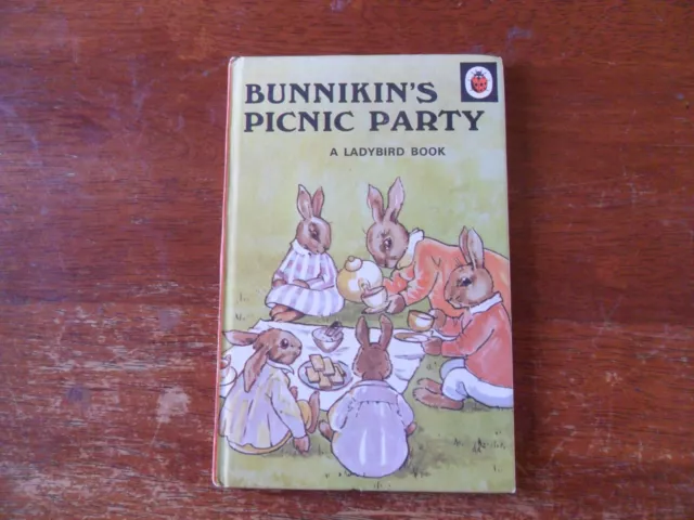 Ladybird Book Series 401 Bunnikin,s Picnic Party.