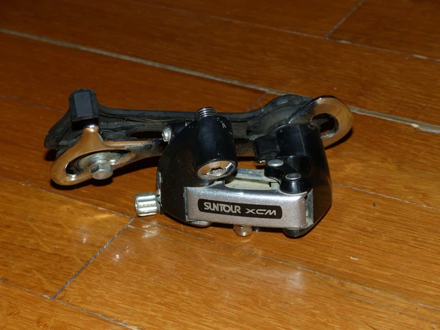 Dérailleur Arrière Vintage Suntour XCM Accushift 3040 - Couleur Argent/noir, Fabriqué Au Japon