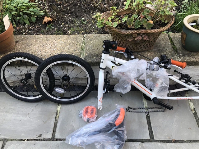 CARRERA COSMOS 16 Aluminium Bike Like Isla Bike Cost Over 200