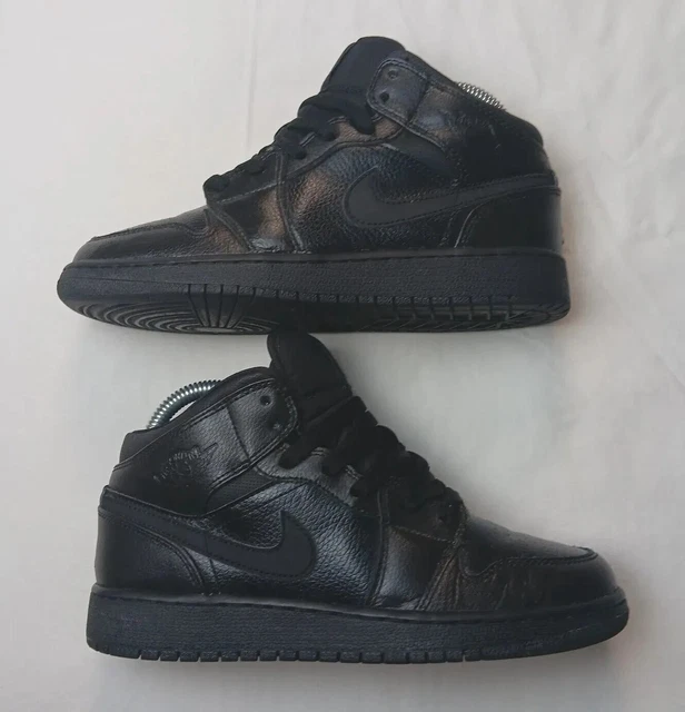 NIKE AIR JORDAN 1 MID TRIPLE BLACK SNEAKER 554725 030 Size 5Y / 7 WOMEN