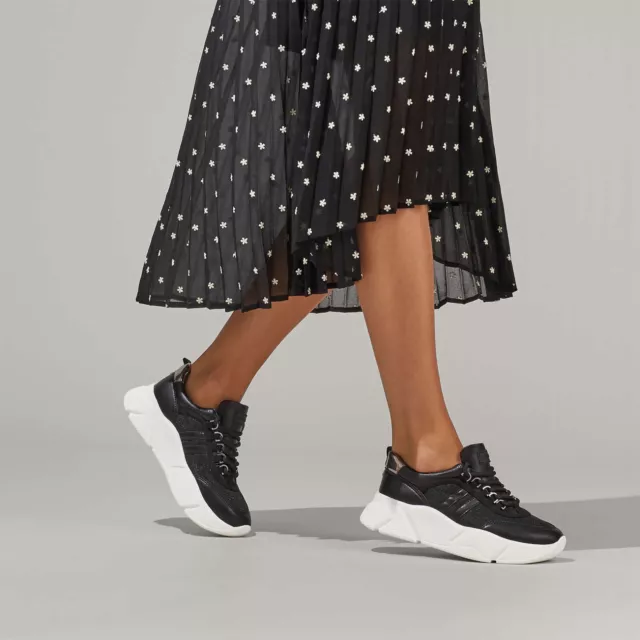 Carvela online lauryn trainers