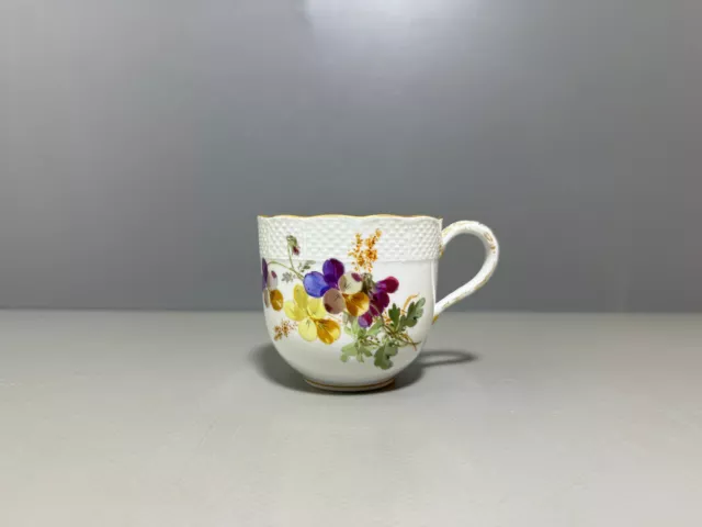 Meissen Tasse Ozier Naturalistische Blumen- u. Insektenmalerei 1.Wahl um 1900