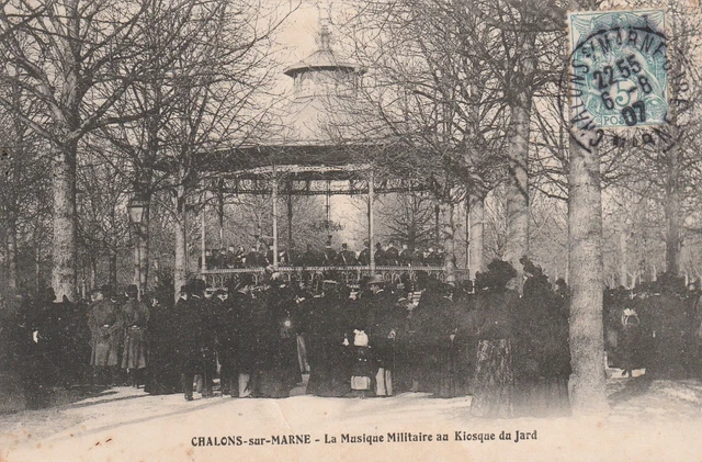CPA 51 CHALONS sur MARNE La Musique Militaire au Kiosque du Jard