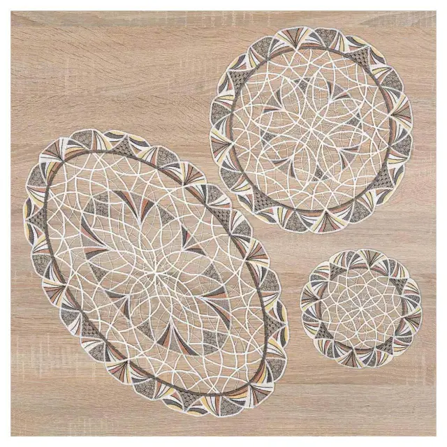 Moderne Deckchen Joline Echte Plauener Spitze Tischdecke mit Ornamenten beige