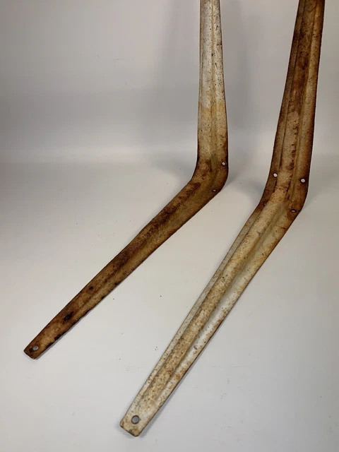 2 Shelf Brackets Rusty Rustic Shabby Cottage Look Old White Paint