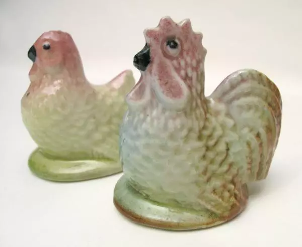 Vintage Darbyshire Australian Pottery Chicken & Rooster Salt & Pepper Shakers