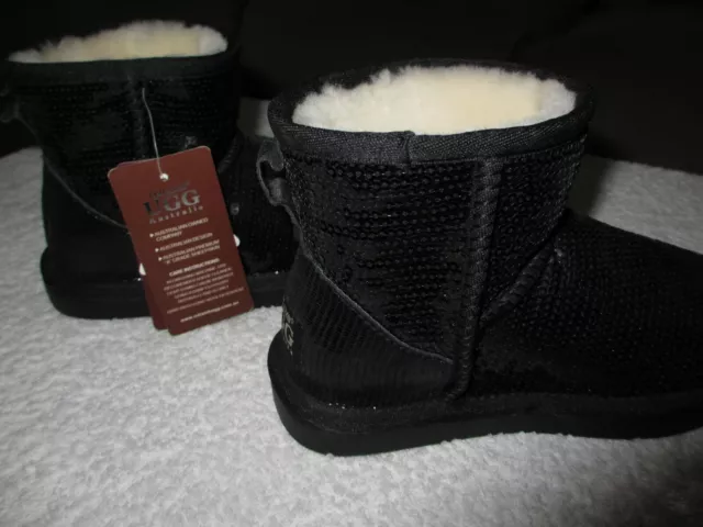 UGG Australia Ozlamb 1x Pair Kids Boots Color Black with Sequin Size 11 2