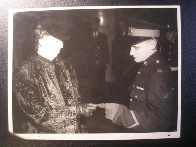 Eleanor Roosevelt UN London 1946 Marines British US Military Political History