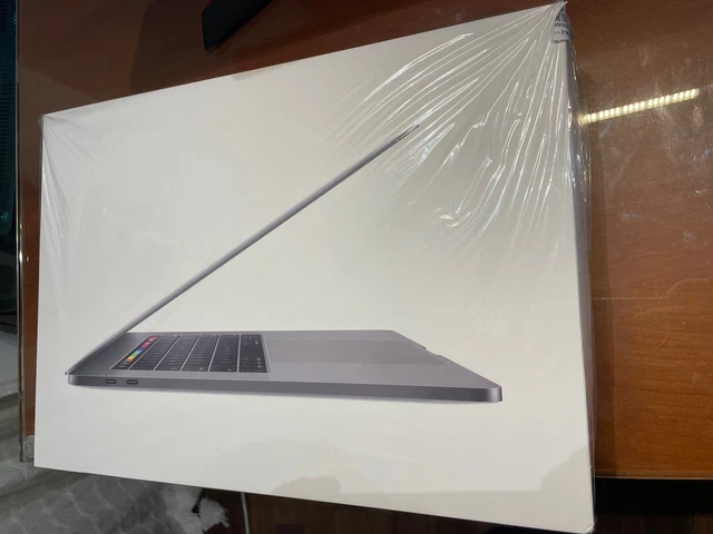 Apple MacBook Pro 15,4" Touch Bar (256GB SSD, Intel Core i7 - 16Gb RAM) 3