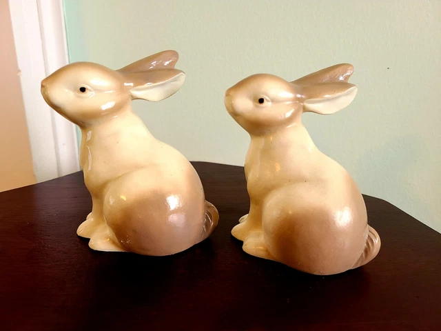 Vintage High Quality Porcelain Beautiful set of 2 Bunny Rabbit Figurines