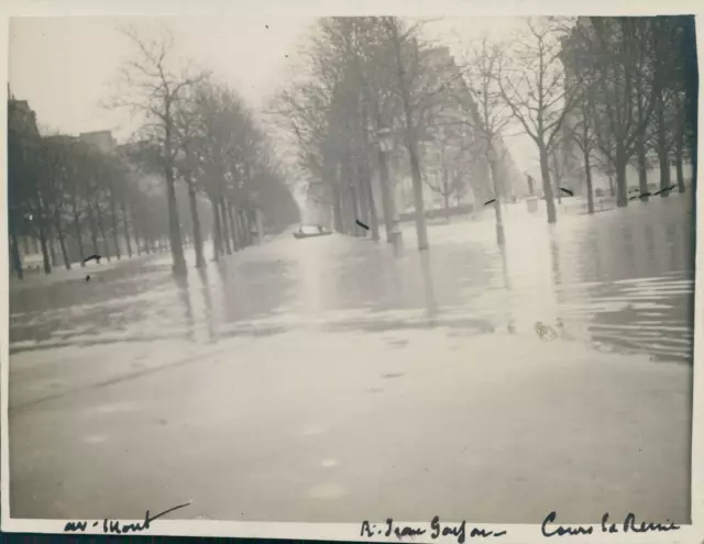 Paris, Inondation Place de l Alma, ca.1910, Vintage silver print vintage silver