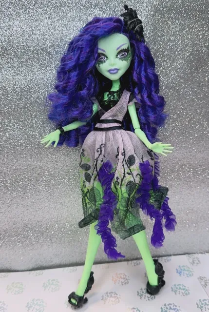 Monster High Gloom And Bloom Amanita Nightshade Doll Restyled Curly Hair
