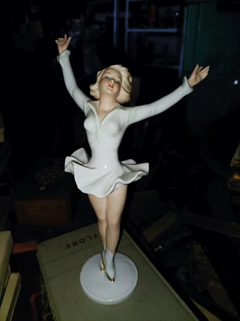 Porcelan fgurnes | Fgurnes, Rétro, Porcelane