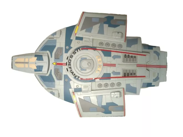Star Trek U.S.S. Defiant NX-74205  Deep Space Nine Ship Starship Playmates