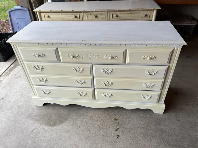 broyhill dresser
