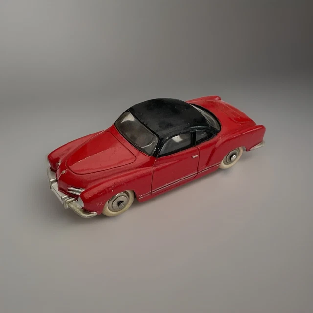 Dinky Toys F n° 24M Volkswagen Karmann Ghia VW en boîte