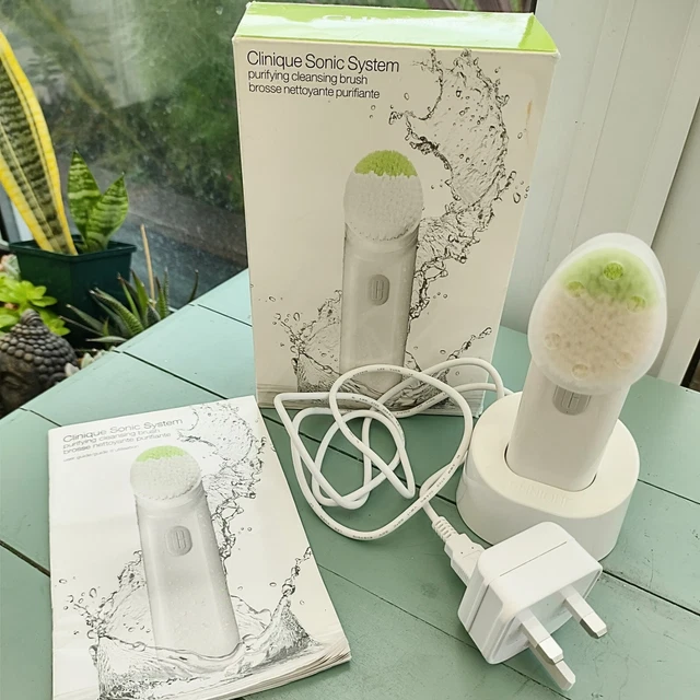 Clinique Sonic System Purifying Cleansing Brush in Box