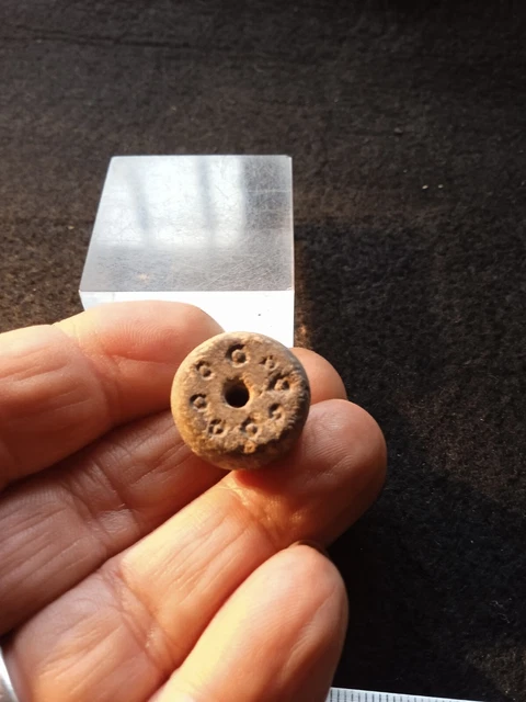 Superb medieval templar WEIGHT IN CLAY, legen in islamic decorated