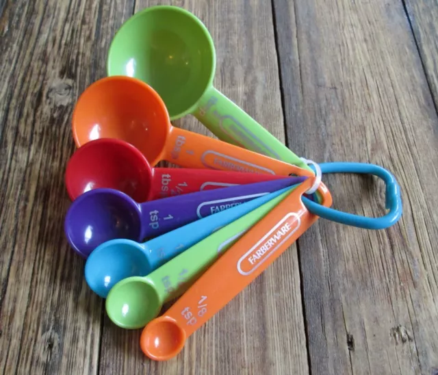 New in Box Farberware Measuring Spoons Durable Plastic - Set Of 5 -  Multicolor