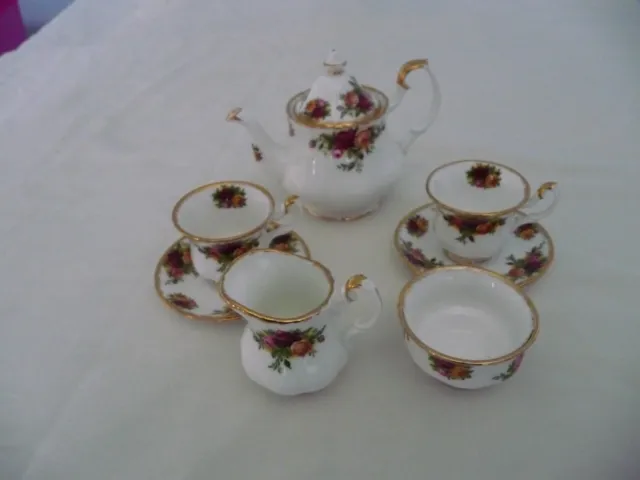 old country roses royal albert miniture teapot 2 cups and saucers milk jug and s