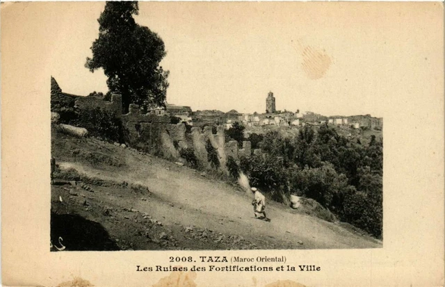 CPA AK MAROC TAZA - Les Ruines des Fortifications et la Ville (280969)