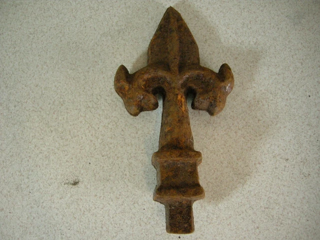 Antique Cast Iron "Fleur De Lis" Architectural Fence Top Spear Finials - 5 1/2"