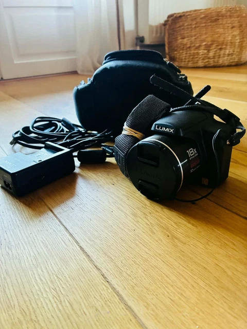 Appareil Photo Numérique Panasonic Lumix DMC-TZ8 12.1MP - Occasion, Défaut Sur L'écran, Fonctionnel