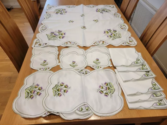 Bundle of Thistle/Scottish themed table cloth, table mats, napkins and mats VGC