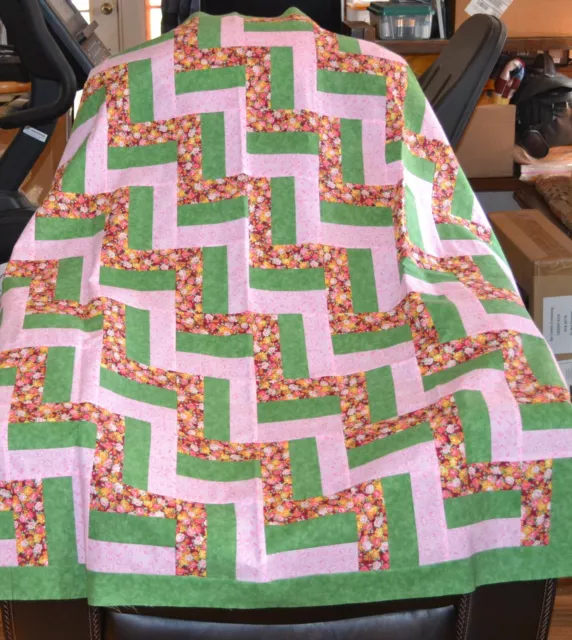 Rieles de edredón/valla superior-relámpago-verde, rosa, floral, 50""x56""-1205C-HECHO EN EE. UU.