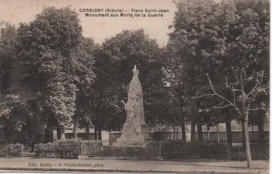 CPA - CORBIGNY - Place Saint-Jean - Monument aux Morts de la Guerre (Nièvre)