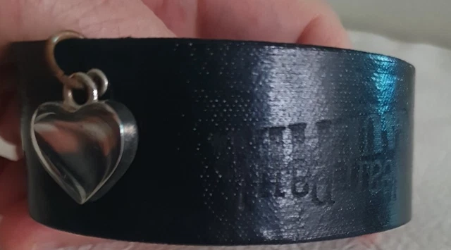 Bracelet Manchette Jean Paul Gaultier En Cuir Noir Avec Breloque Cœur Métal Argenté - Occasion Excellent État