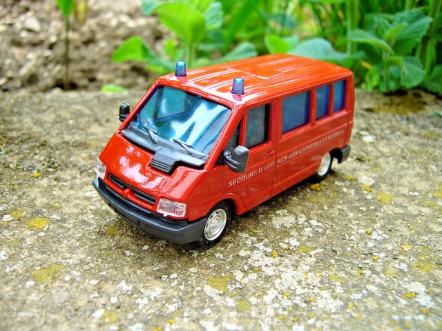 Renault Trafic Pompier Solido 1/43 – Etoile Auto49