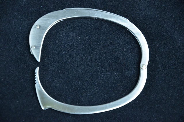 HELMUT LANG HANDCUFF Bracelet Bracelet Menotte EUR 126,00 - Main Image