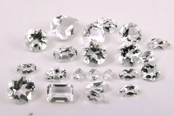 13.5CT 22pc en Gros Lot Naturel Blanc Topaze Mix Coupe Pierres Précieuses Paquet