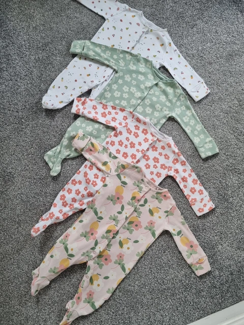 Pacchetto babygrow bambine Next 3-6 mesi arcobaleni bianco rosa floreale g 2