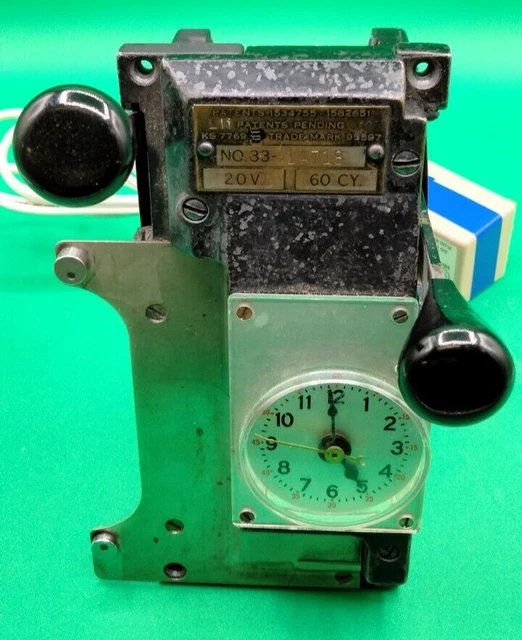 VINTAGE ANTIQUE CALCULAGRAPHTIME Keeping Device From YesteryearClock