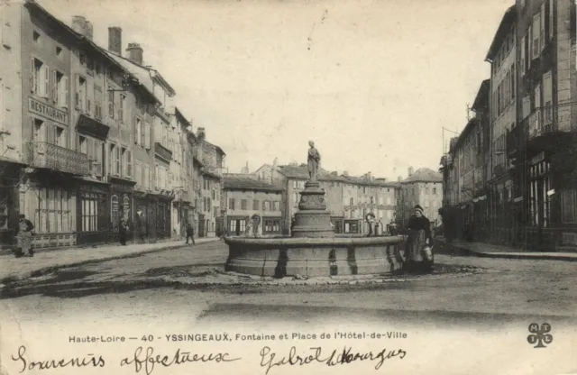 CPA Haute-Loire YSSINGEAUX Fontae at Place de l'Hotel de Ville (170138)
