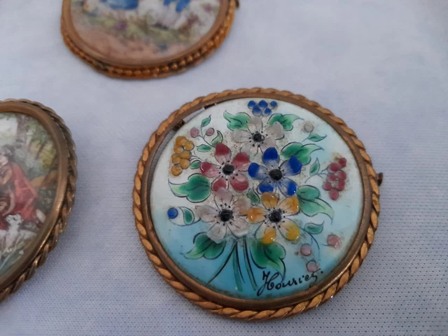 Lot De 2 Broches Anciennes En Porcelaine De Limoges + 2 Plaques - Occasion Doré