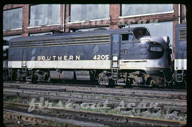 B Original Slide - Southern SOU 4205 EMD F-7A at Atlanta GA 1969