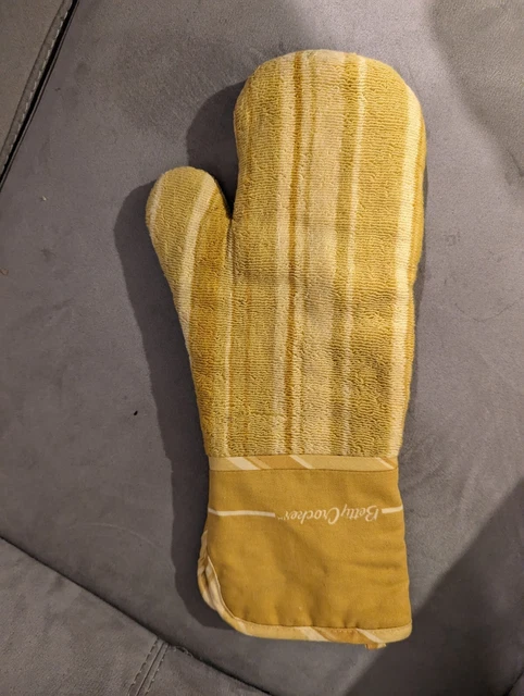 Betty Crocker Oven Mitt