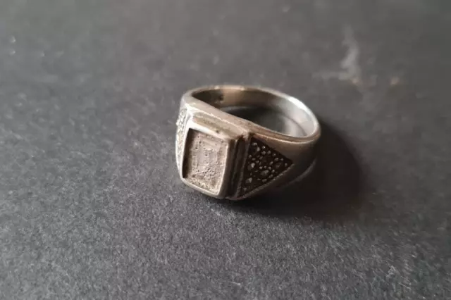 bague chevalière vintage en argent massif silver poinçonnée avec pierre blanche