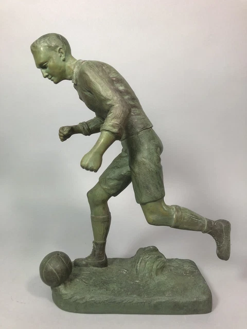 Sculpture en métal : Footballeur, sur - auctions & price archive