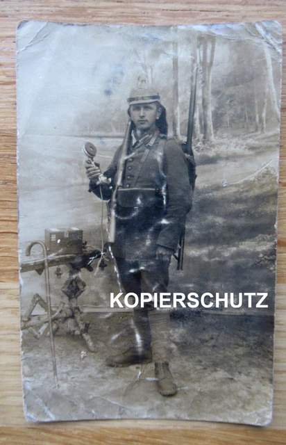 Altes Portrait Foto deutscher Nachrichten Soldat mit Telefon / 1. WK * 2
