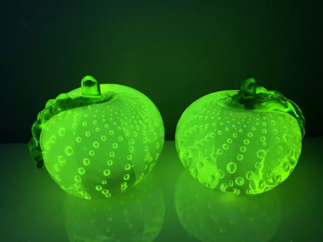 Uranium Glass Vaseline Murano Apples Set With Controlled Bubbles