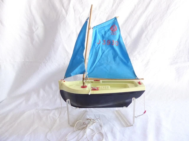 BATEAU DE BASSIN - GIRAUD SAUVEUR GS - VOILIER - YATCH - J 3