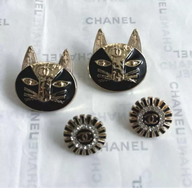 CHANEL VTG Black CAT and round logo rhinestone buttons 25mm/17mm set of 4