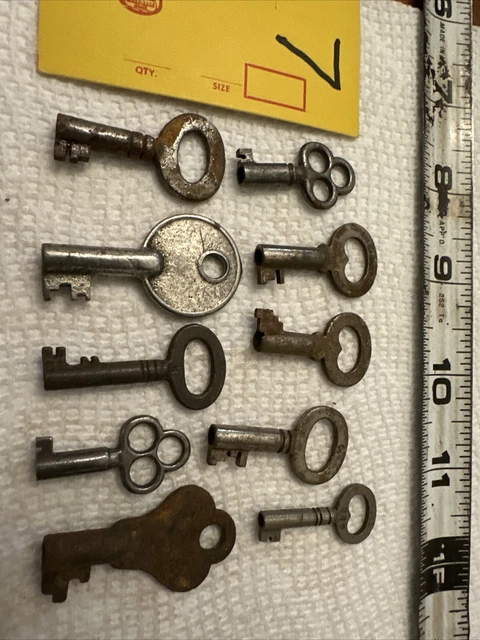 10 ANTIQUE SKELETON FURNITURE BARREL CABINET OLD LOCK KEYS vintage ...