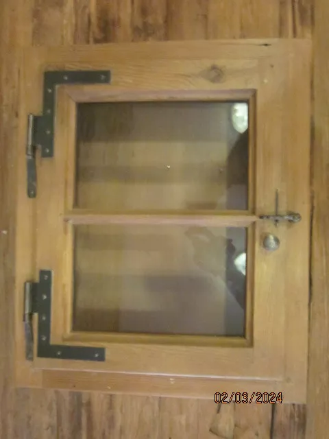 Altes Holz Hängeschrank Vitrine Hängeschränkchen Fensterschränkchen Beschläge 3